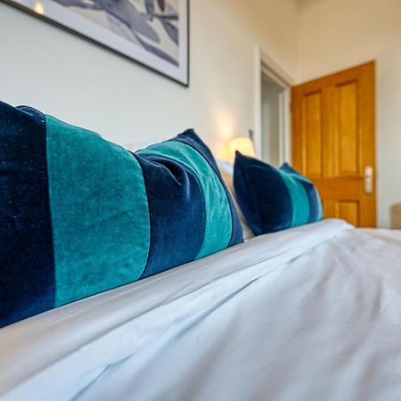 2 Bed Stunning Chic Modern Spacious Apt, Ocean Village, Southampton - Plenty Of Parking - By Blue Puffin Stays Buitenkant foto