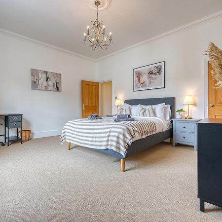 2 Bed Stunning Chic Modern Spacious Apt, Ocean Village, Southampton - Plenty Of Parking - By Blue Puffin Stays Buitenkant foto