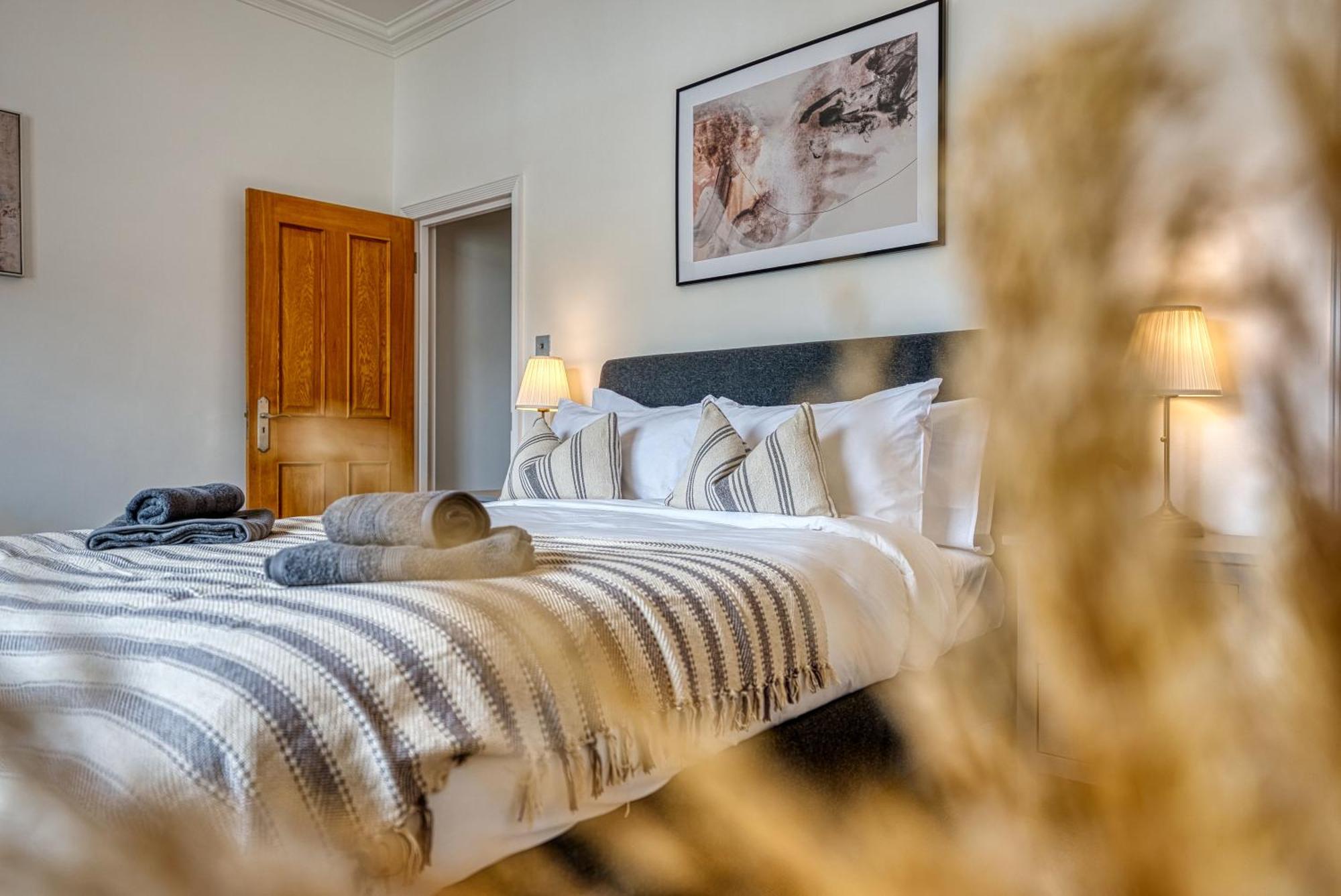 2 Bed Stunning Chic Modern Spacious Apt, Ocean Village, Southampton - Plenty Of Parking - By Blue Puffin Stays Buitenkant foto