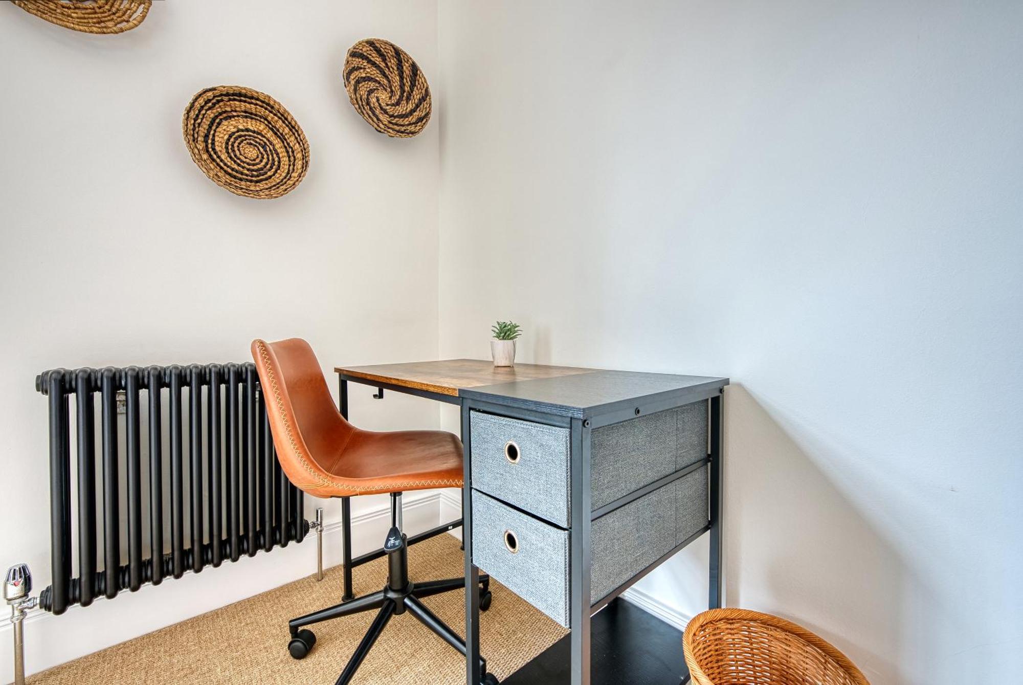 2 Bed Stunning Chic Modern Spacious Apt, Ocean Village, Southampton - Plenty Of Parking - By Blue Puffin Stays Buitenkant foto