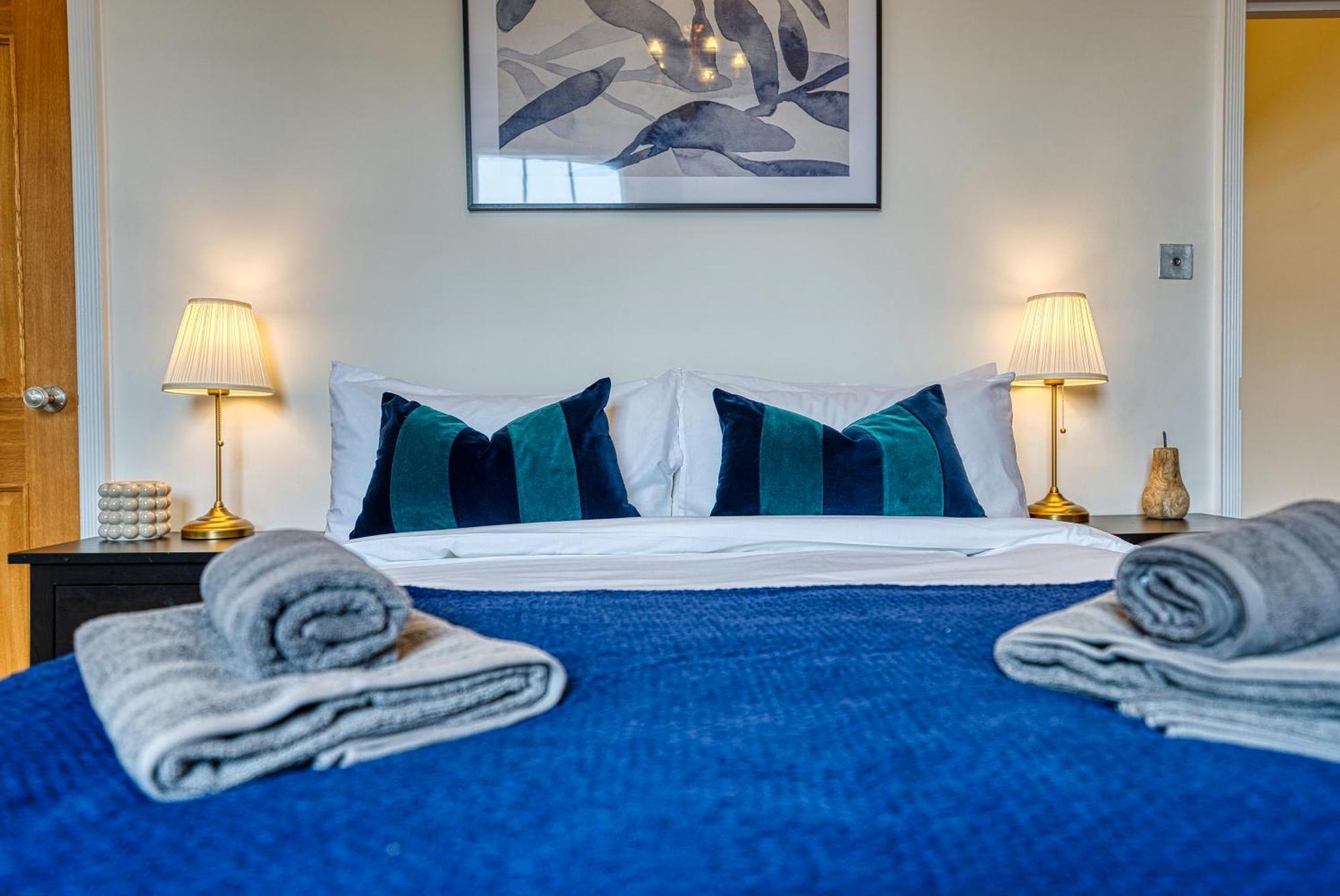 2 Bed Stunning Chic Modern Spacious Apt, Ocean Village, Southampton - Plenty Of Parking - By Blue Puffin Stays Buitenkant foto