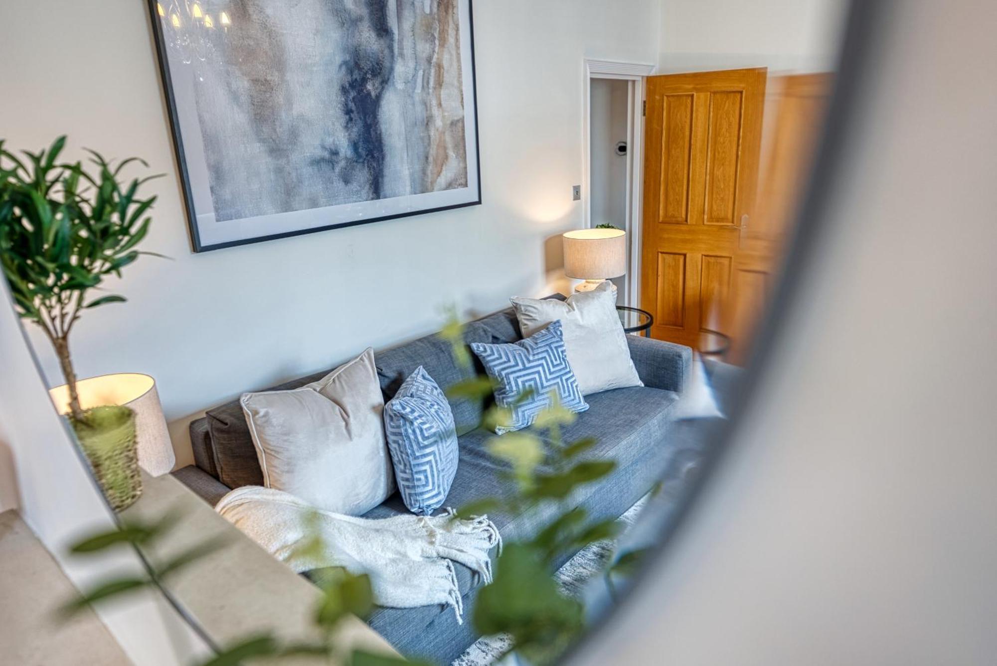 2 Bed Stunning Chic Modern Spacious Apt, Ocean Village, Southampton - Plenty Of Parking - By Blue Puffin Stays Buitenkant foto