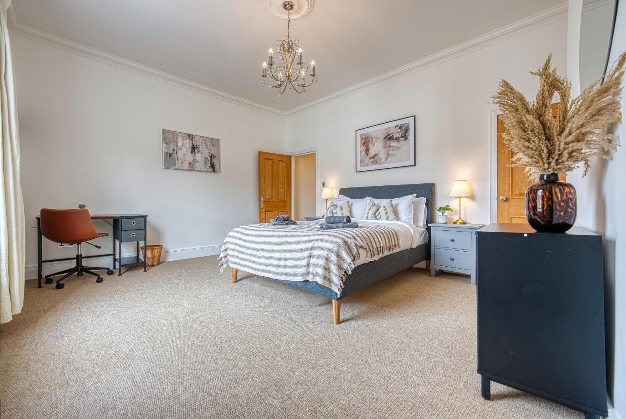 2 Bed Stunning Chic Modern Spacious Apt, Ocean Village, Southampton - Plenty Of Parking - By Blue Puffin Stays Buitenkant foto
