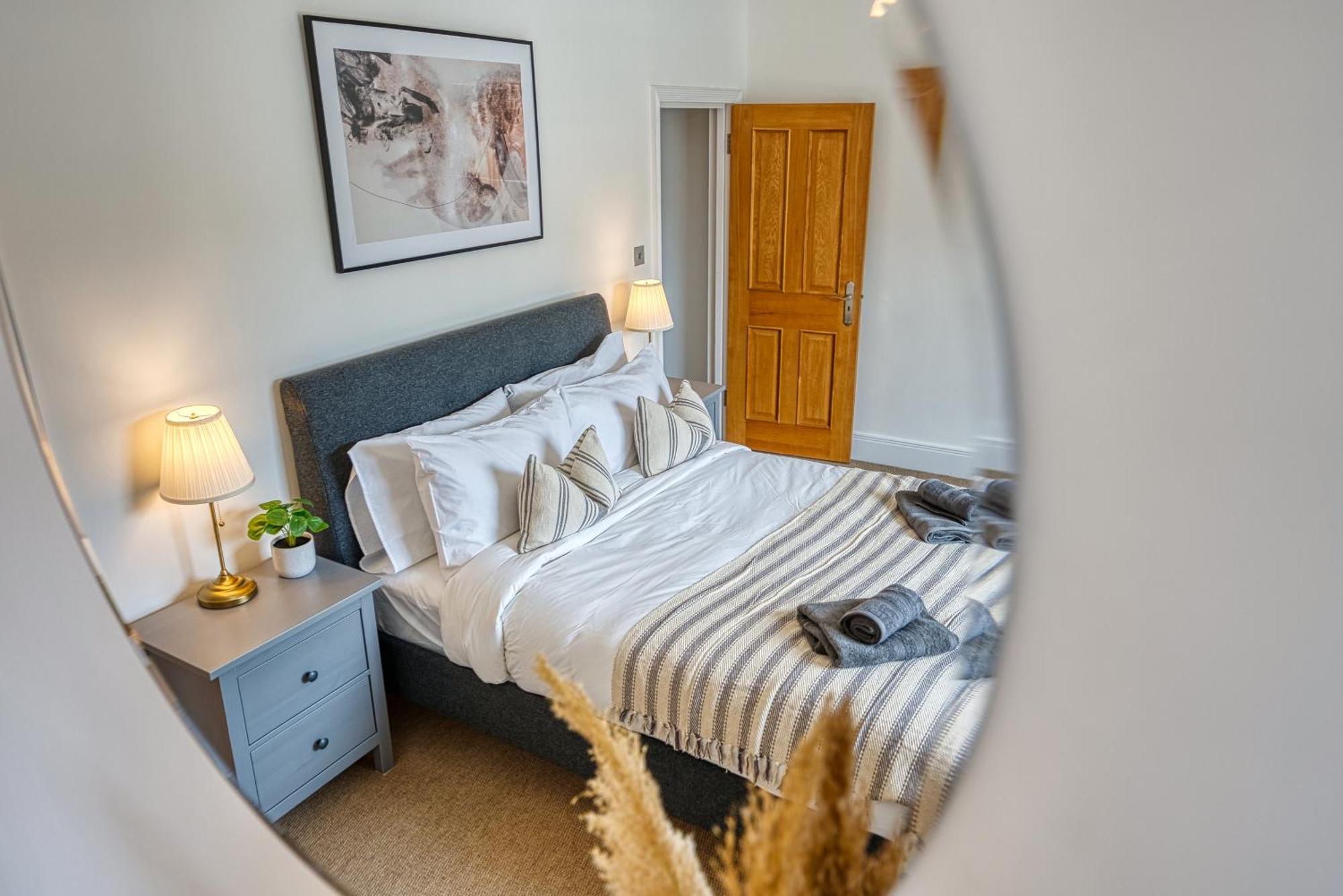 2 Bed Stunning Chic Modern Spacious Apt, Ocean Village, Southampton - Plenty Of Parking - By Blue Puffin Stays Buitenkant foto
